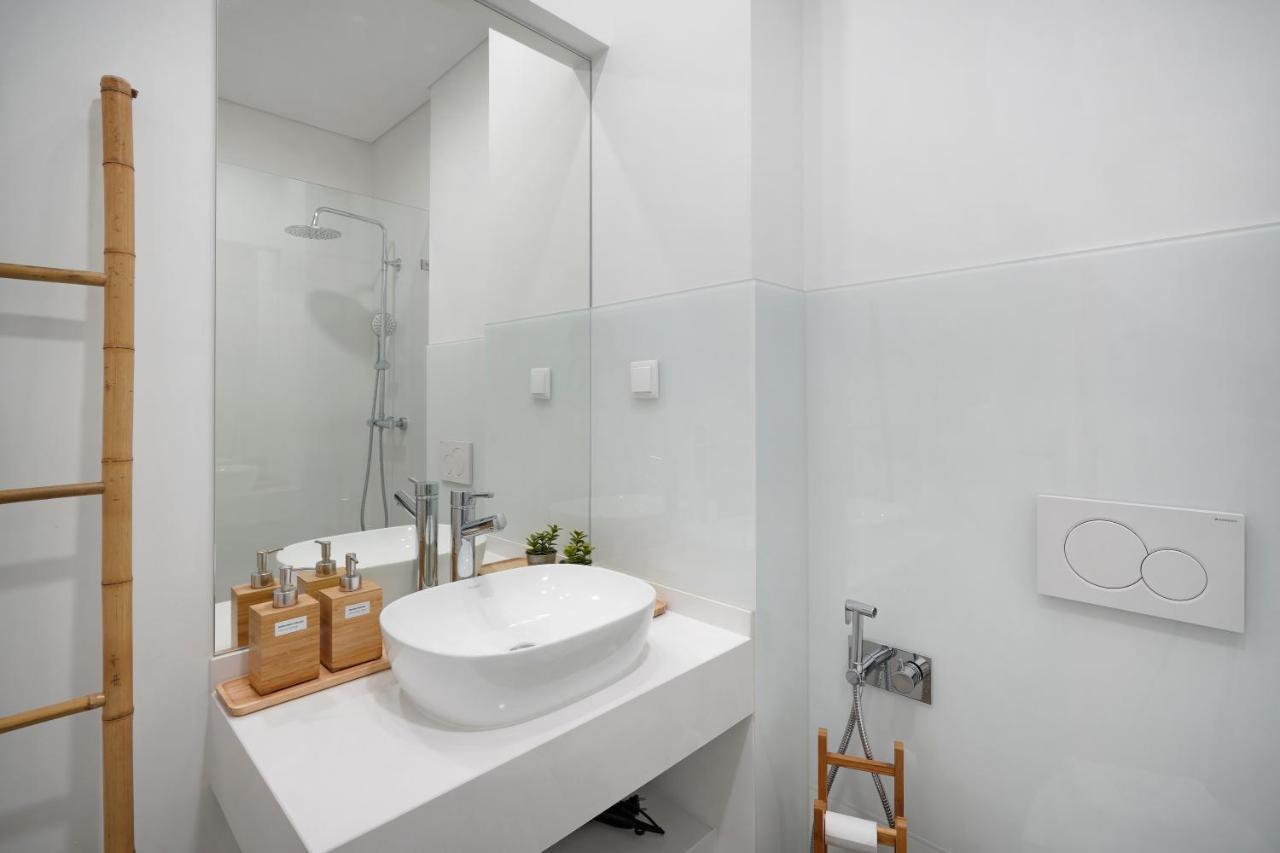 Costa Beach Apartment By The Portuguese Butler Кошта-да-Капарика Экстерьер фото